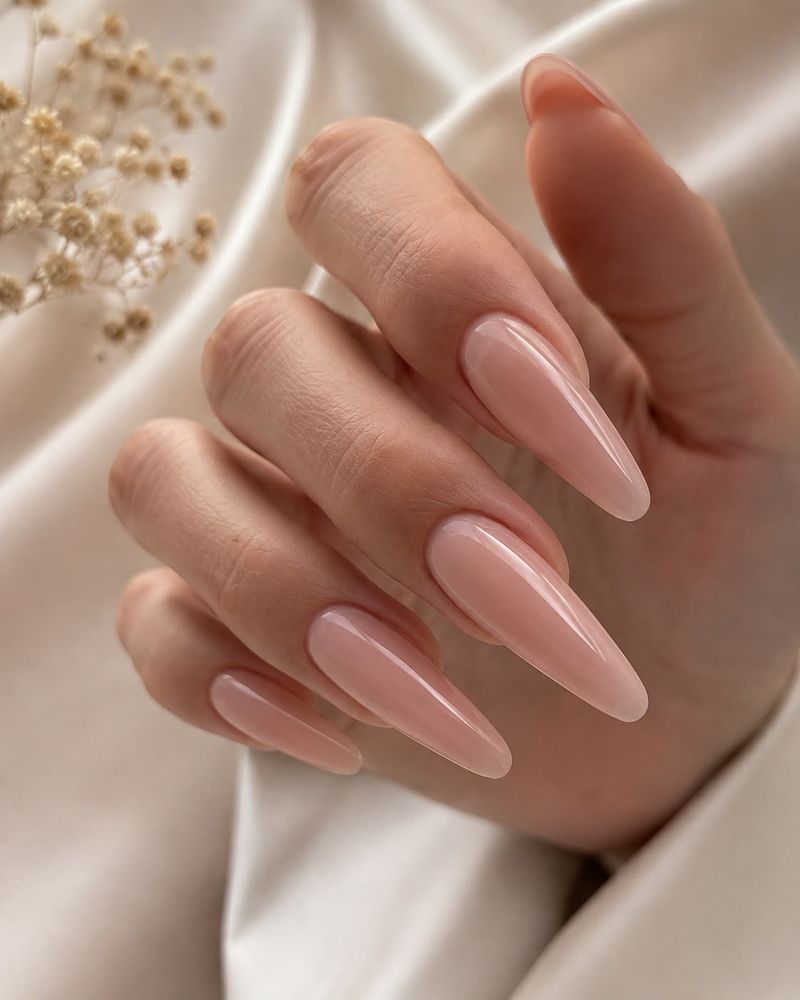 Unghie lunghe nude realizzate con dual form